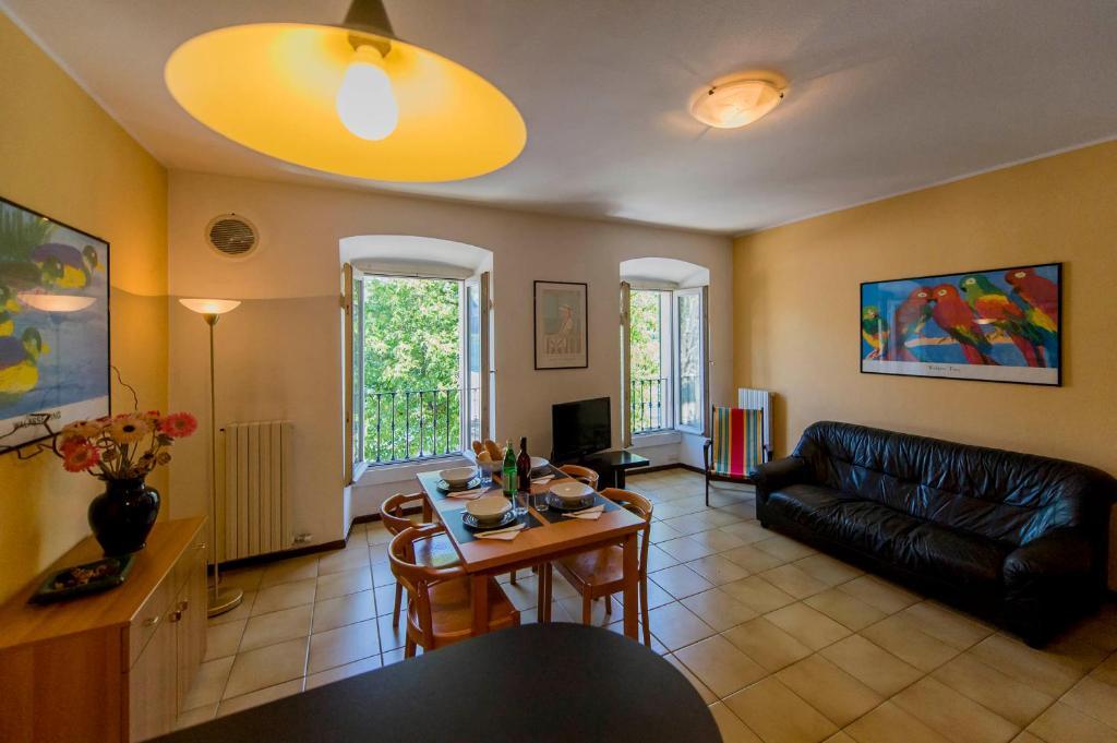 Le Residenze Del Conte Agudio Apartment Malgrate Phòng bức ảnh