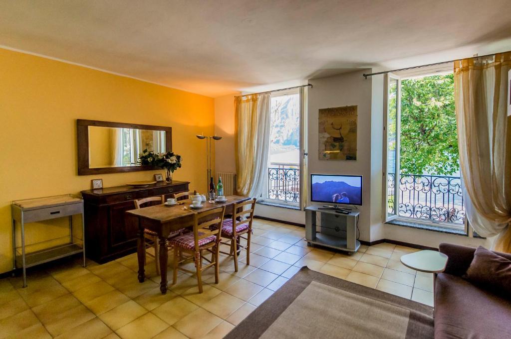 Le Residenze Del Conte Agudio Apartment Malgrate Phòng bức ảnh